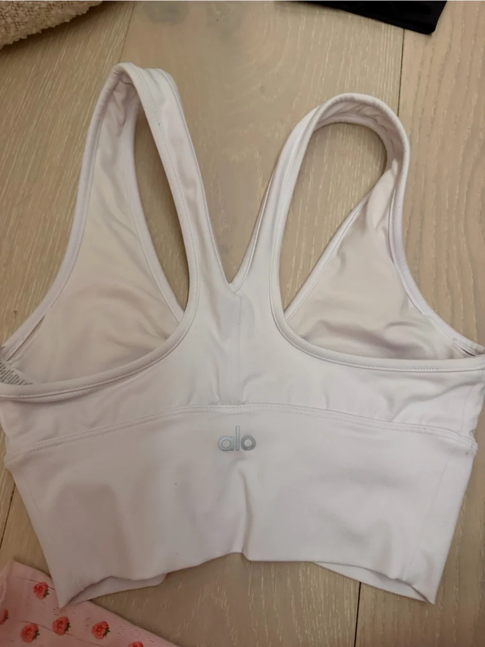 ALO Yoga soft white